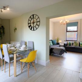 2 Bed Home-Cheltenham-Sleeps 6-Work or Leisure