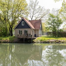 Westerbork में, होटल Landhuis met sauna op mooi park aan het water