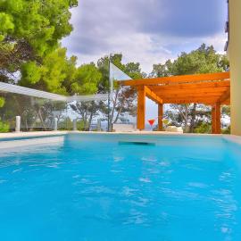 Sunset Luxury Beach Apartment - Private Pool, hotel a Ivan Dolac