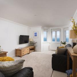 Bay View, Compass Point, Sea Views, Free Parking and WiFi
