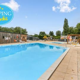 Camping Paradis Les Pins Royan, hotel v destinácii Saint-Palais-sur-Mer