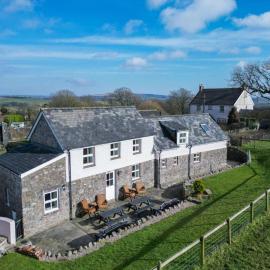 Bunk House - 4 Bedroom - Llangennith, hótel í Llangennith