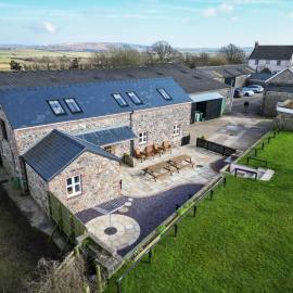 The Chaffhouse - 4 Bedroom - Llangenith, hotel in Llangennith