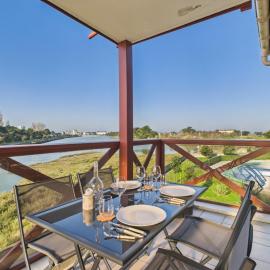 Appartement - balcon avec vue - piscine chauffée, hotel a Guérande