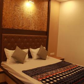 Hotel Skylark, khách sạn ở Vapi