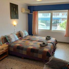 Studio By The Beach 2، فندق في Saronida