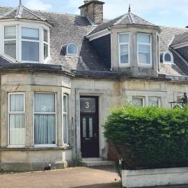 5 Bedrooms Sleeps 10 Full Kitchen Parking