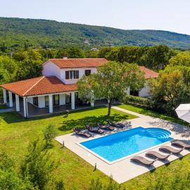 Villa Klara, beautiful and secluded villa close to the beach