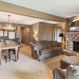 New- Resort villa- 2Bedroom 3Bath unit Golf Pools، فندق في Bellaire