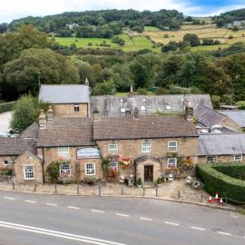 The Plough Inn, hotel di Hathersage