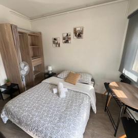 Studio k Maisons des Examens, ligne 14, Paris, hotel in Gentilly