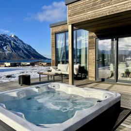 Lyngvær Aurora Lodge - Jacuzzi - No 03, hotel i Lyngværet