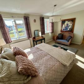 Grand Idyllic Hideaway Home With Hot Tub, Sleeps 8
