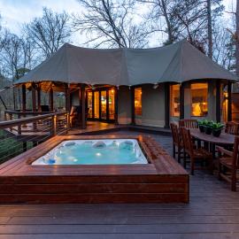 The Nest of Hot Springs, a luxury African tent retreat, khách sạn ở Hot Springs