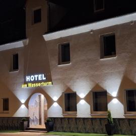 Hotel am Wasserturm，克賴爾斯海姆的飯店