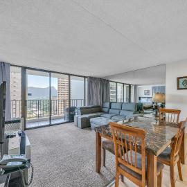 Excellent Diamond Head View Condo - Remodeled! (11501), hotel Honoluluban