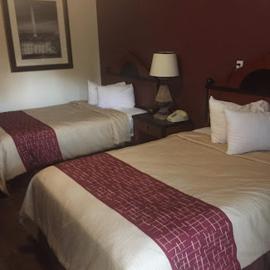 Sands Hotel Formerly OYO Hotel، فندق في بليثيفيل