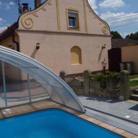 Prostorný apartmán s krytým bazénem Sudoměř, hotel a Čejetice