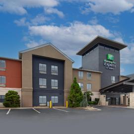 Holiday Inn Express & Suites Locust Grove by IHG, ξενοδοχείο σε Locust Grove