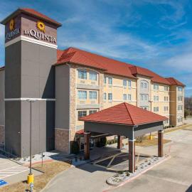 La Quinta by Wyndham Allen at The Village，艾倫的飯店