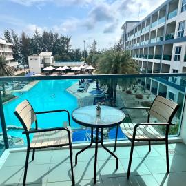 Grandblue Condominium 307 Pool-SeaView MaePhim Rayong, hotel en Mae Pim