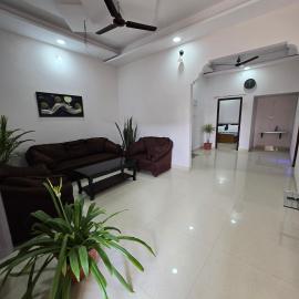 Leela home stay -Jabalpur - Luxury 2BHK apartment-N2, hotel in Jabalpur