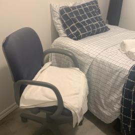 Private Room downtown Ottawa 220 meters to Uottawa train station, hotel in Ottawa