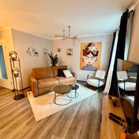Stilvolles Apartment Feldrand Separater Eingang Bis 4 Personen, Hotel in Babenhausen