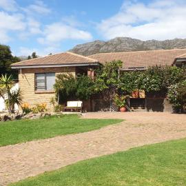 Protea-Sabr, Hotel in Sir Lowry Pass