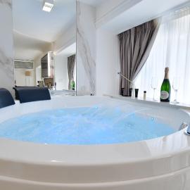 Domus De Cinti – hotel w mieście Tivoli