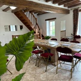 Duplex de groupe - 5 chambres avec SDB, hotel in Villandry