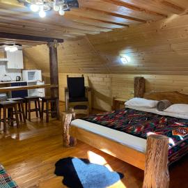Студіо Номер 5 Садиба У Ані, hotel in Synevyrsʼka Polyana