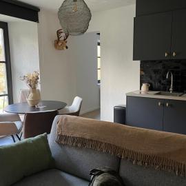 Gezellig appartement met terras in het groen, hotel v destinácii Vresse-sur-Semois