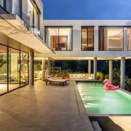 BugenVilla Bandung, 4BR, Heated Swimming Pool