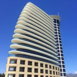 Luxury 3BR - 804 Ocean View Pool & Parking Beach Walks, hotel in Strand