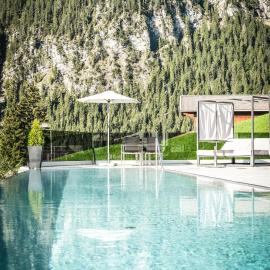 Berghotel Almrausch, hotel em Berwang