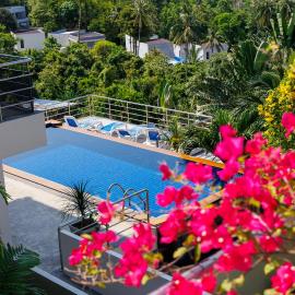 Chaweng Hill with pool