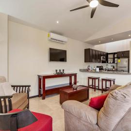 Dual Kitchens, Pool, 3-min walk to the Beach
