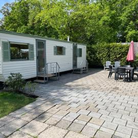 Stacaravan op Camping de Haer Aan de rand van Ootmarsum, hotelli kohteessa Klein-Agelo