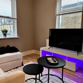 London City Apartment - Modern & Cozy Stay