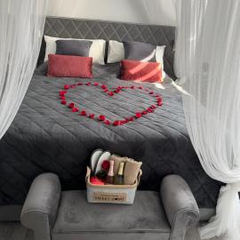 Romantik-Wohnung - Auszeit-Momente mit Sauna, hotelli kohteessa Syke