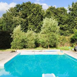 Camping Vieilles Charrues Petit-déjeuner navette et priscine inclus dans le prix proche Carhaix, hotell sihtkohas Motreff