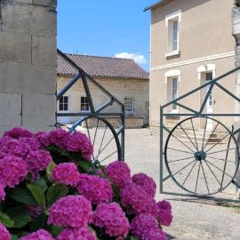 Gîte La Sellerie "4 étoiles" à la campagne "PMR", hotel Antran városában