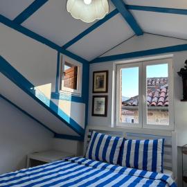 Charming apartment with a terrace, hotel in Kotor