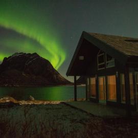See Lofoten mountains midnight sun and nothern lights in Steigen, hotel Steigen városában