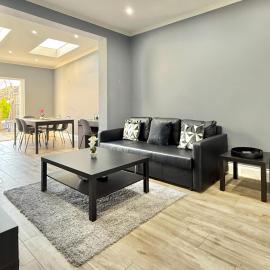 Charming 2 bedroom with a huge Garden