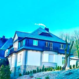 Villa Schlossblick Schwarzenberg, хотел в Шварценберг