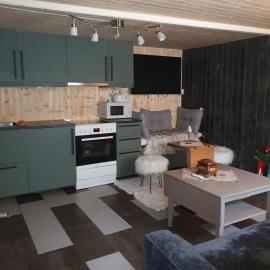 Apartment for rent just in front of the midnight sun staircase, hotel din Lavangen