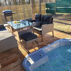 Parkcity SPA Domek z jacuzzi w Parku Śląskim, ξενοδοχείο στο Κατοβίτσε
