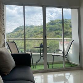 Fin de semana en increíble apartamento - 2 cuartos, sofacama, piscina y parking gratis
